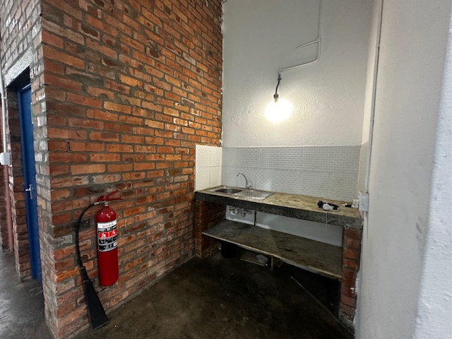 To Let Commercial Property for Rent in Maitland Western Cape